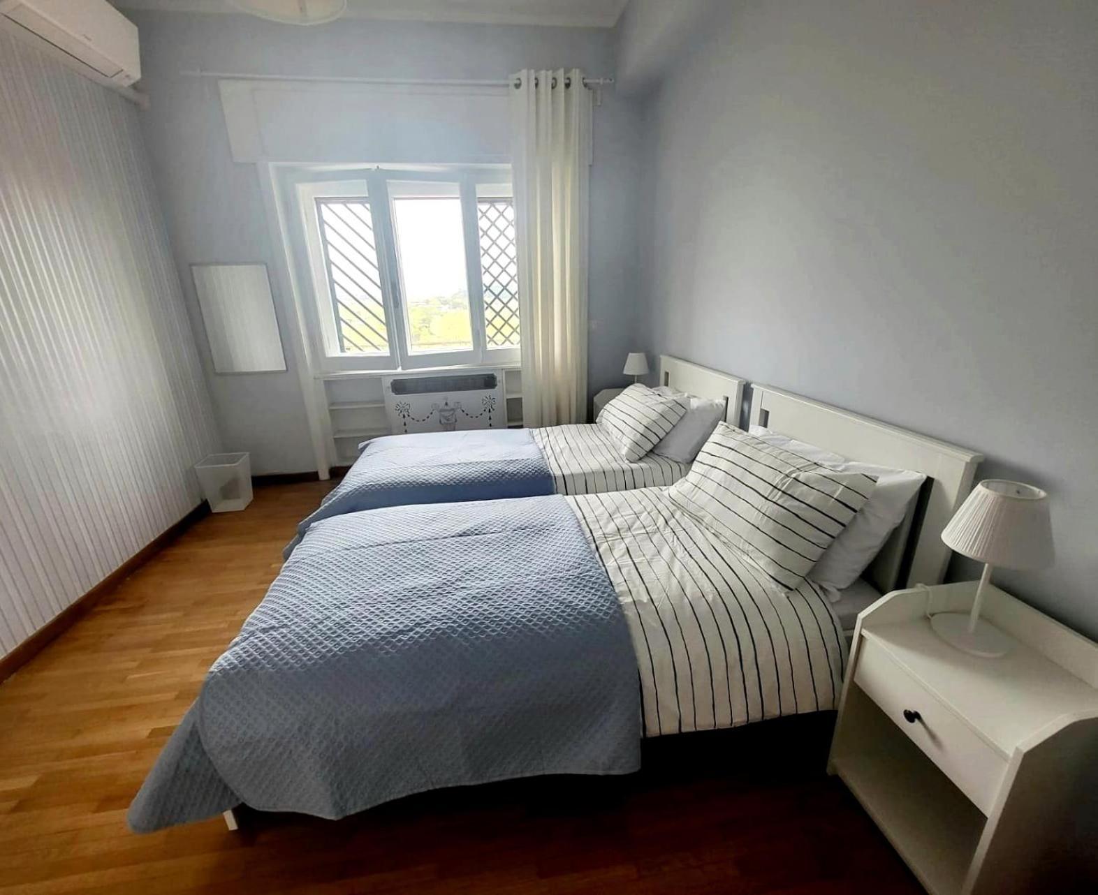 Apartment Exclusive 230m2 With Terrace And Panoramic Balcony Rom