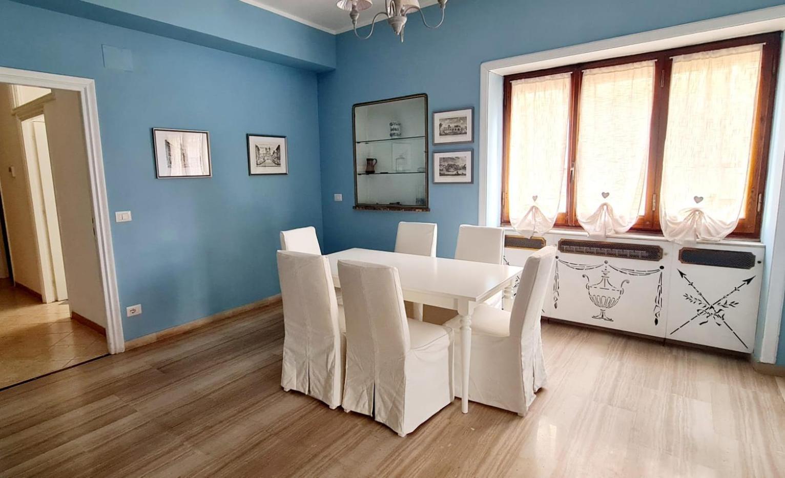 Apartment Exclusive 230m2 With Terrace And Panoramic Balcony Rom